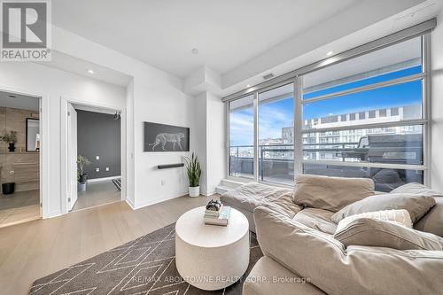 1404 - 501 Adelaide Street W, Toronto, ON - Indoor Photo Showing Living Room