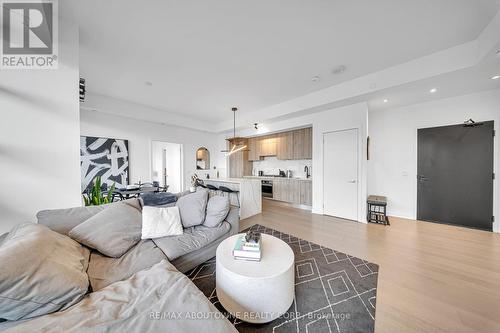 1404 - 501 Adelaide Street W, Toronto, ON - Indoor Photo Showing Living Room