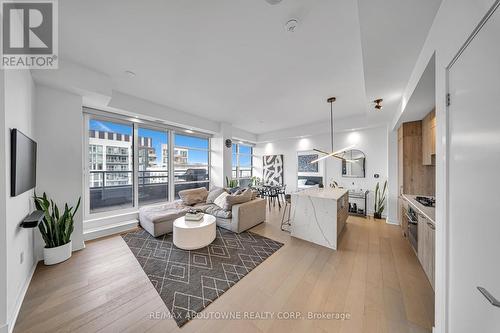 1404 - 501 Adelaide Street W, Toronto, ON - Indoor Photo Showing Living Room