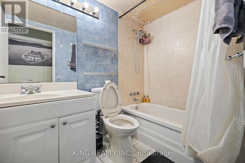 708 - 19 Four Winds Drive, Toronto, ON - Indoor Photo Showing Bathroom