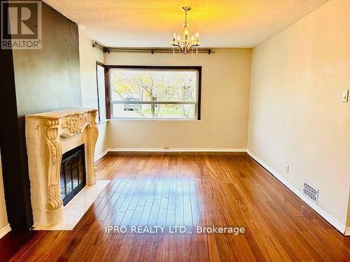 122 Milton Street, Toronto, ON - Indoor With Fireplace