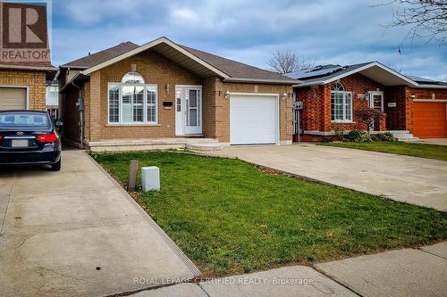 482 Berkindale Drive N, Hamilton, ON - Outdoor With Facade