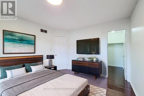 482 Berkindale Drive N, Hamilton, ON - Indoor Photo Showing Bedroom