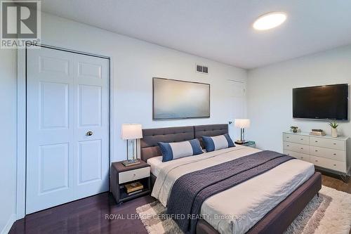 482 Berkindale Drive N, Hamilton, ON - Indoor Photo Showing Bedroom