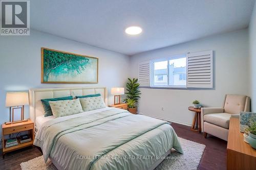 482 Berkindale Drive N, Hamilton, ON - Indoor Photo Showing Bedroom