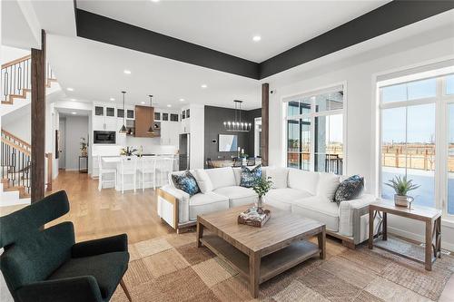 6 Ammeter Bay, Headingley, MB - Indoor Photo Showing Living Room