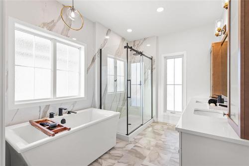 6 Ammeter Bay, Headingley, MB - Indoor Photo Showing Bathroom