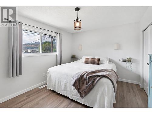 11029 Victoria Road S, Summerland, BC - Indoor Photo Showing Bedroom