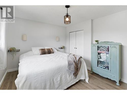 11029 Victoria Road S, Summerland, BC - Indoor Photo Showing Bedroom