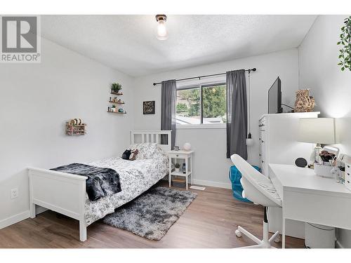 11029 Victoria Road S, Summerland, BC - Indoor Photo Showing Bedroom