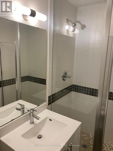 2330 - 165 Legion Road N, Toronto, ON - Indoor Photo Showing Bathroom