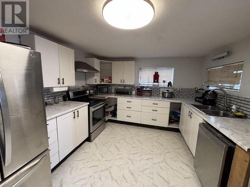 2755 Hart Highway, Prince George, BC - Indoor Photo Showing Kitchen With Double Sink