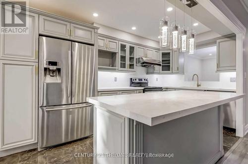 110 - 5418 Yonge Street, Toronto, ON - Indoor Photo Showing Kitchen With Upgraded Kitchen