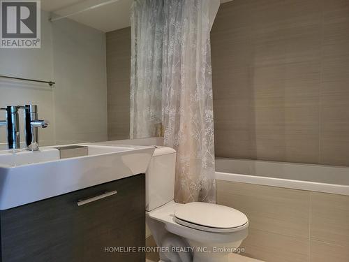 2405 - 386 Yonge Street, Toronto, ON - Indoor Photo Showing Bathroom