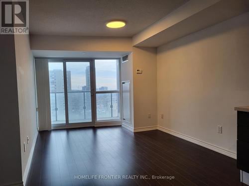 2405 - 386 Yonge Street, Toronto, ON - Indoor Photo Showing Other Room