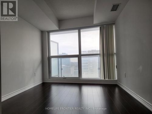 2405 - 386 Yonge Street, Toronto, ON - Indoor Photo Showing Other Room