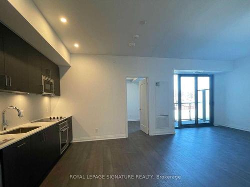 421-280 Howland Ave, Toronto, ON - Indoor Photo Showing Kitchen