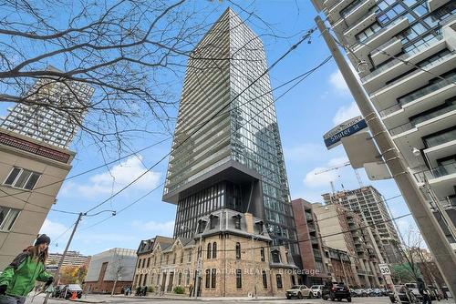 304-47 Mutual St, Toronto, ON - Outdoor With Facade