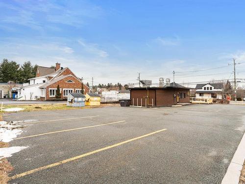 Parking - 518 Rue Principale, Cowansville, QC - Outdoor