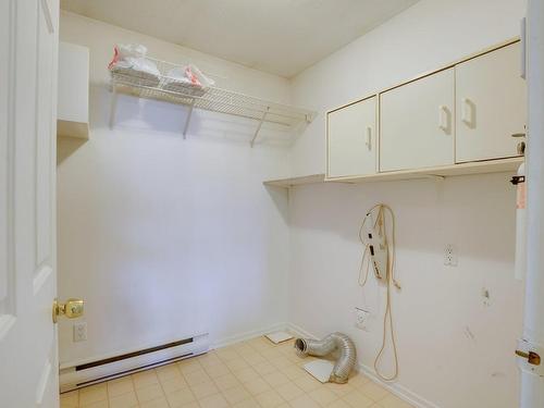 Laundry room - 4 Rue Iberville, Gatineau (Gatineau), QC - Indoor Photo Showing Other Room