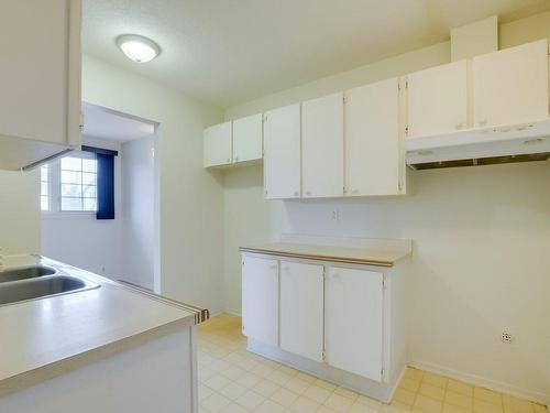 Kitchen - 4 Rue Iberville, Gatineau (Gatineau), QC - Indoor Photo Showing Kitchen With Double Sink