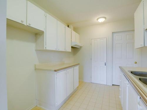 Kitchen - 4 Rue Iberville, Gatineau (Gatineau), QC - Indoor Photo Showing Kitchen With Double Sink