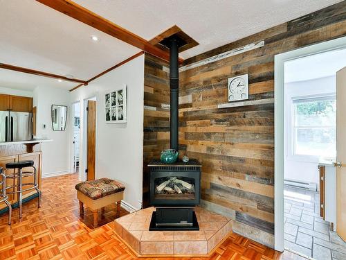 Dining room - 2120 Mtée Des Quatre-Lacs, Saint-Adolphe-D'Howard, QC - Indoor With Fireplace