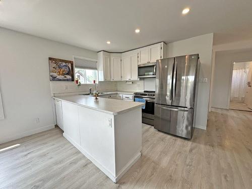 152 Hudson Street, Nipigon, ON - Indoor Photo Showing Kitchen With Double Sink