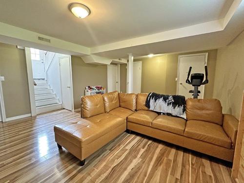 152 Hudson Street, Nipigon, ON - Indoor Photo Showing Living Room