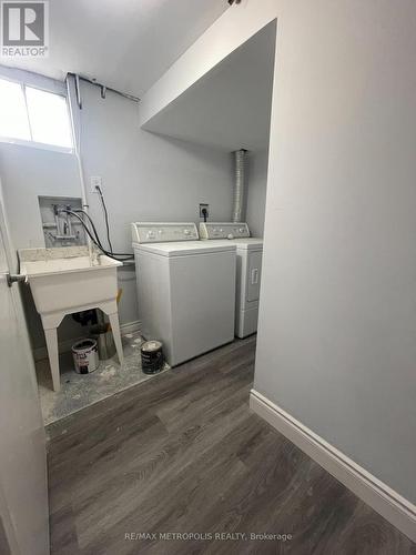 Bsmt - 5793 Dixon Street, Niagara Falls, ON - Indoor Photo Showing Laundry Room