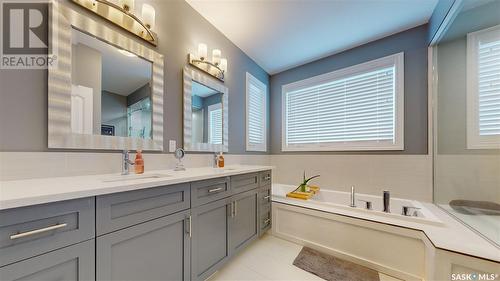 7033 Maple Fern Bay, Regina, SK - Indoor Photo Showing Bathroom