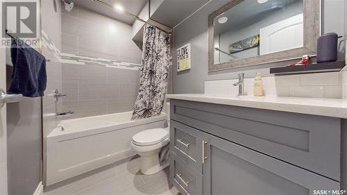 7033 Maple Fern Bay, Regina, SK - Indoor Photo Showing Bathroom