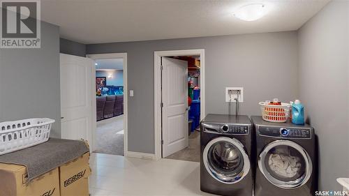 7033 Maple Fern Bay, Regina, SK - Indoor Photo Showing Laundry Room