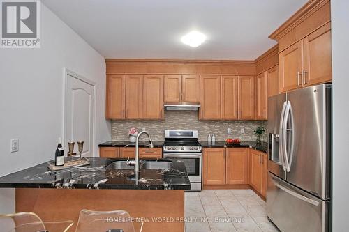 25 Saddlebrook Drive, Markham, ON - Indoor Photo Showing Kitchen