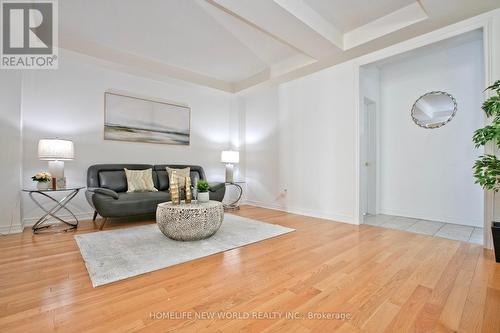 25 Saddlebrook Drive, Markham, ON - Indoor Photo Showing Living Room