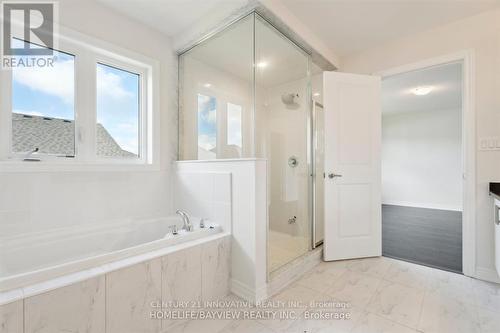 Upper - 137 Terry Fox Drive W, Barrie, ON - Indoor Photo Showing Bathroom