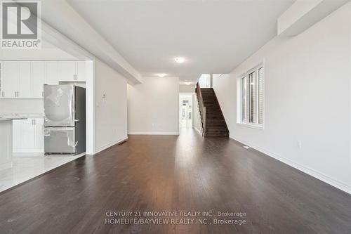 Upper - 137 Terry Fox Drive W, Barrie, ON - Indoor Photo Showing Kitchen