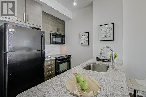 2310 - 70 Forest Manor Road N, Toronto, ON - Indoor Photo Showing Kitchen