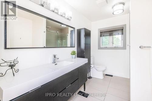 6845 19Th Side Road, King, ON - Indoor Photo Showing Bathroom