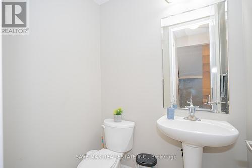 131 Vanhorne Close, Brampton, ON - Indoor Photo Showing Bathroom