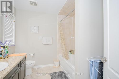 131 Vanhorne Close, Brampton, ON - Indoor Photo Showing Bathroom