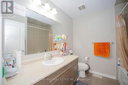 131 Vanhorne Close, Brampton, ON - Indoor Photo Showing Bathroom