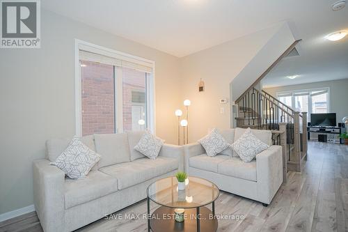 131 Vanhorne Close, Brampton, ON - Indoor Photo Showing Living Room