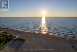 Build in Grand Bend w/ daily access to this beach! - 