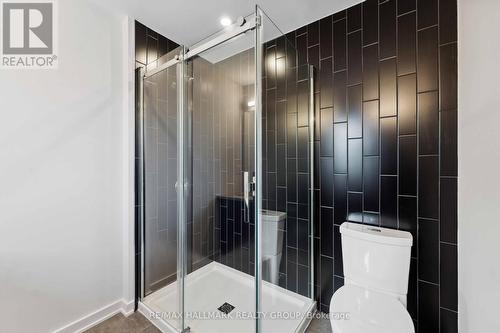 693 Honeydew Street, Ottawa, ON - Indoor Photo Showing Bathroom