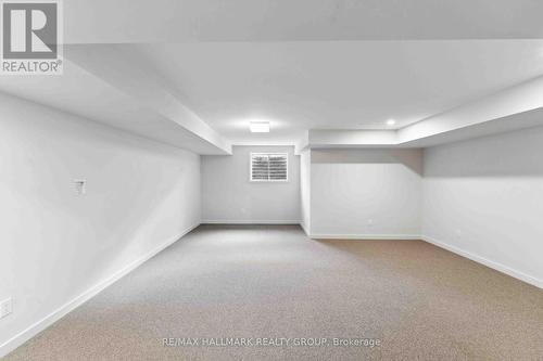 693 Honeydew Street, Ottawa, ON - Indoor Photo Showing Other Room