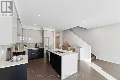 693 Honeydew Street, Ottawa, ON - Indoor Photo Showing Kitchen With Double Sink