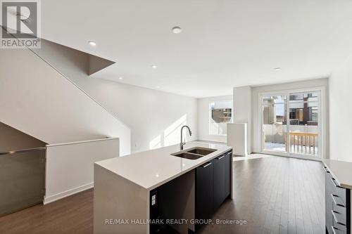 693 Honeydew Street, Ottawa, ON - Indoor Photo Showing Kitchen With Double Sink