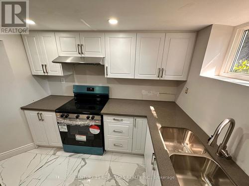 404 Trent Street W, Whitby, ON - Indoor Photo Showing Kitchen