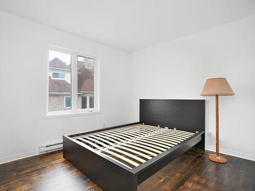 Chambre Ã Â coucher - 9040 Boul. Marie-Victorin, Brossard, QC - Indoor Photo Showing Bedroom